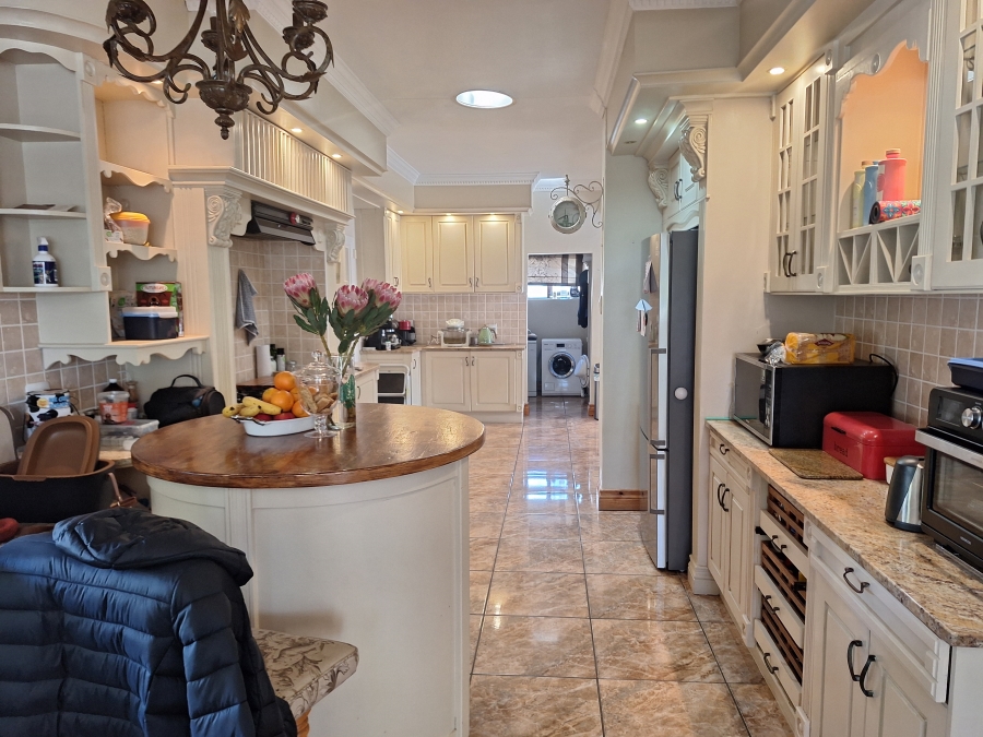 4 Bedroom Property for Sale in Hartenbos Central Western Cape
